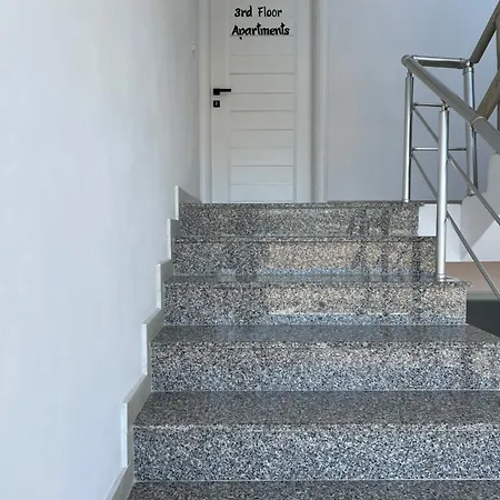 3rd Floor Mali I Robit * Golem (Tirana)