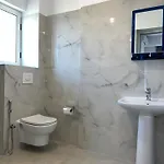 3rd Floor Mali I Robit Apartmán