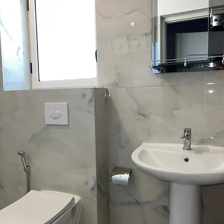 Apartmán 3rd & 4th Floor Mali I Robit Golem (Tirana)