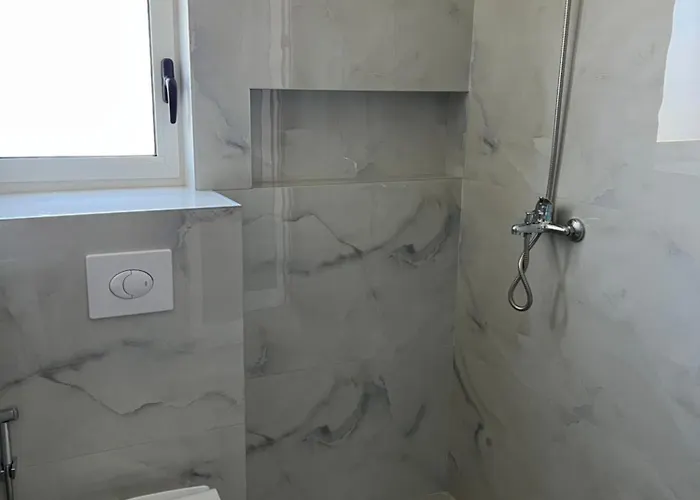 3rd Floor Mali I Robit Apartment *